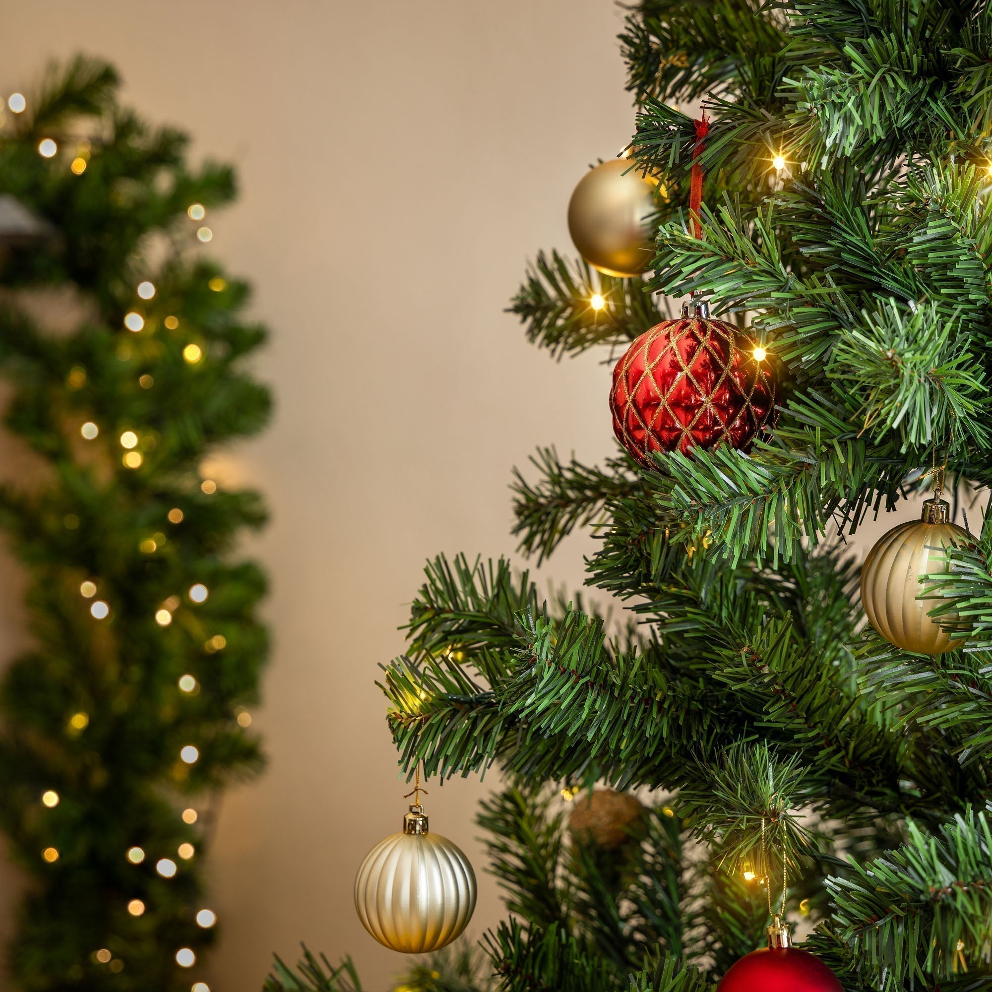 Buying Guide: Artificial Christmas Trees