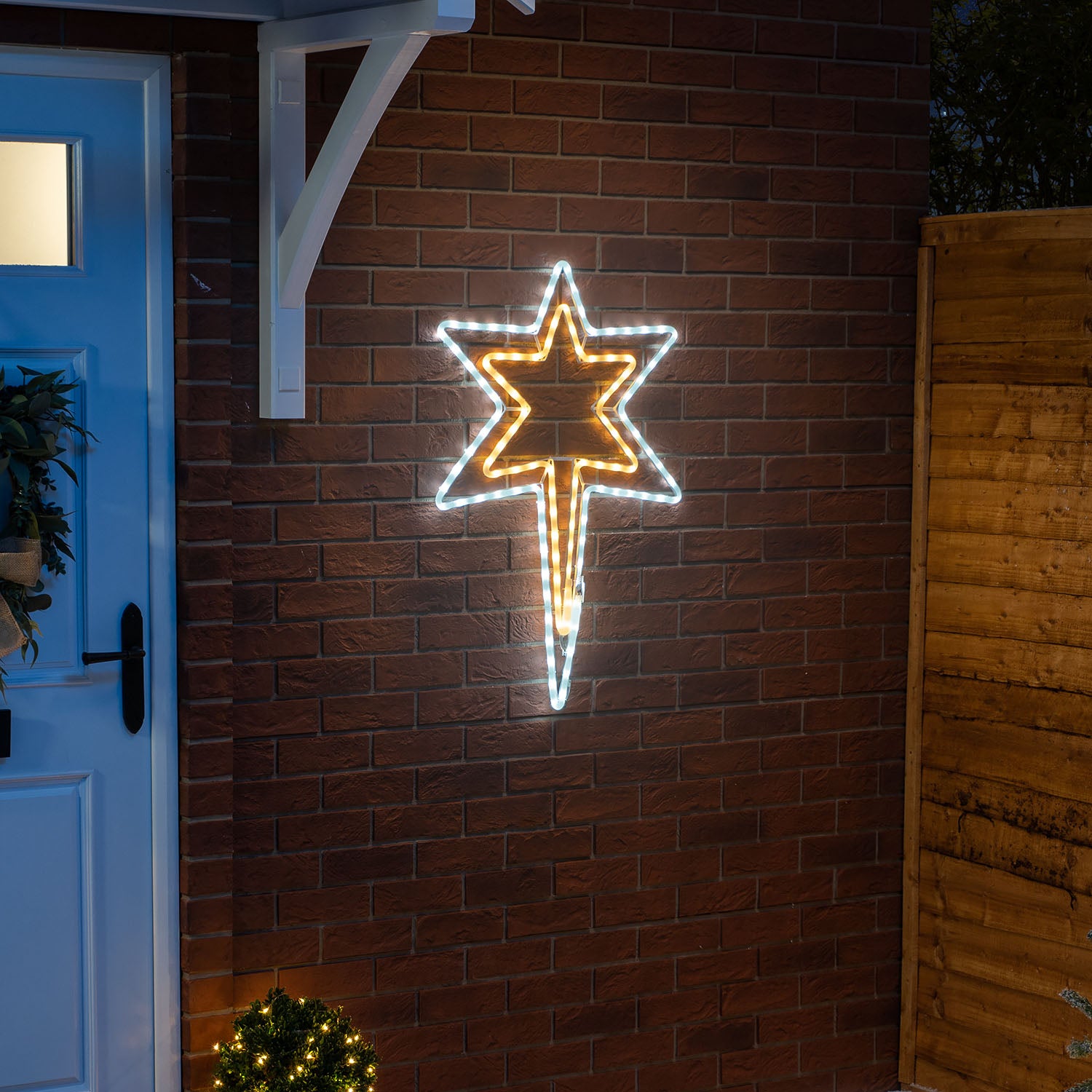 North Star Christmas Wall Light (82cm)