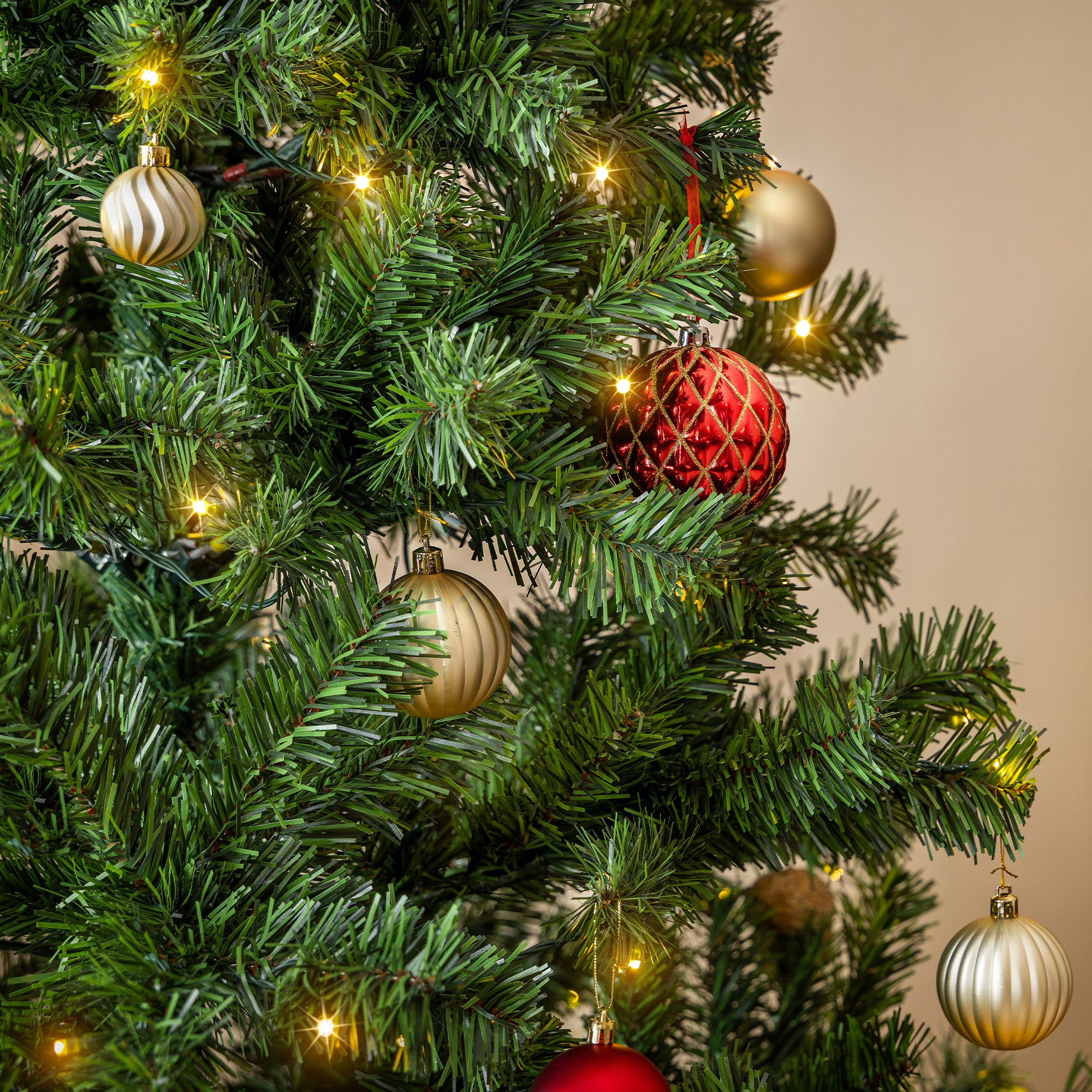 Pre-Lit Aspen Spruce Artificial Christmas Tree