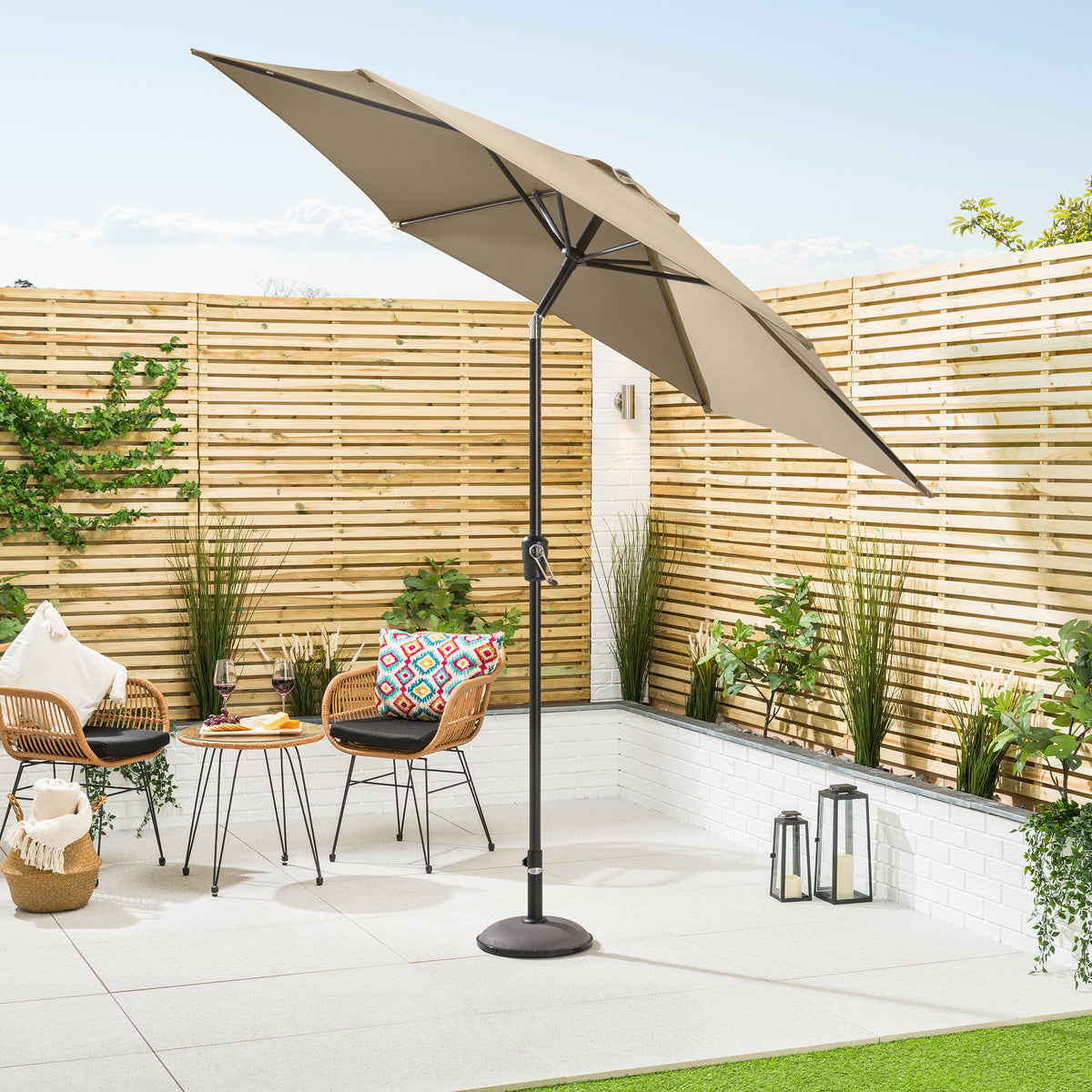 Crank & Tilt Parasol – 2.7m