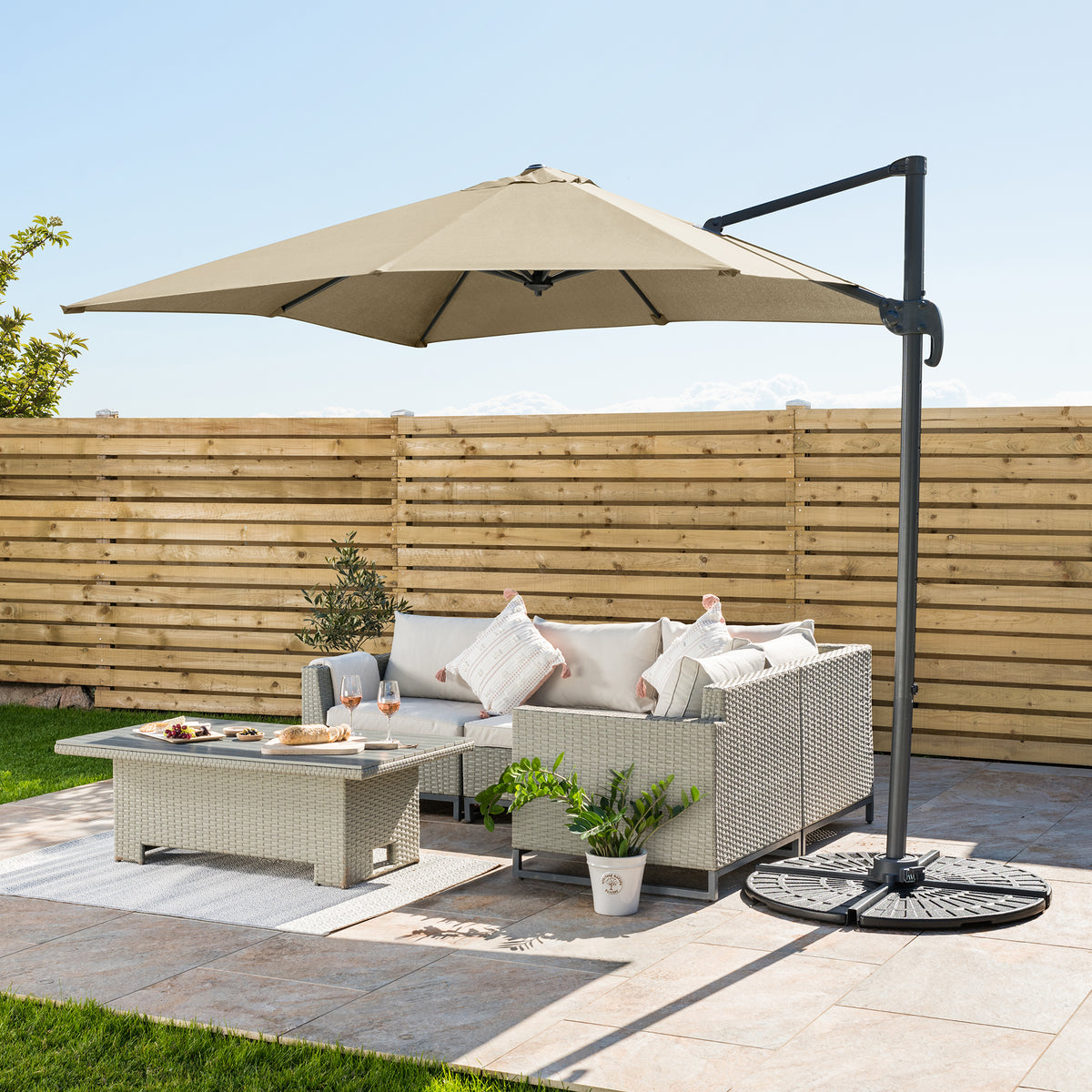 Roma Cantilever Parasol – 2.5m