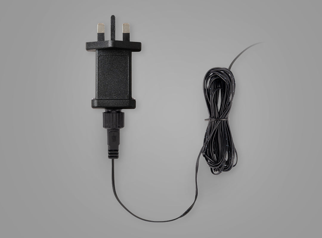 IP44-rated UK transformer plug and 5m black cable included with the Christow Christmas Train Rope Light