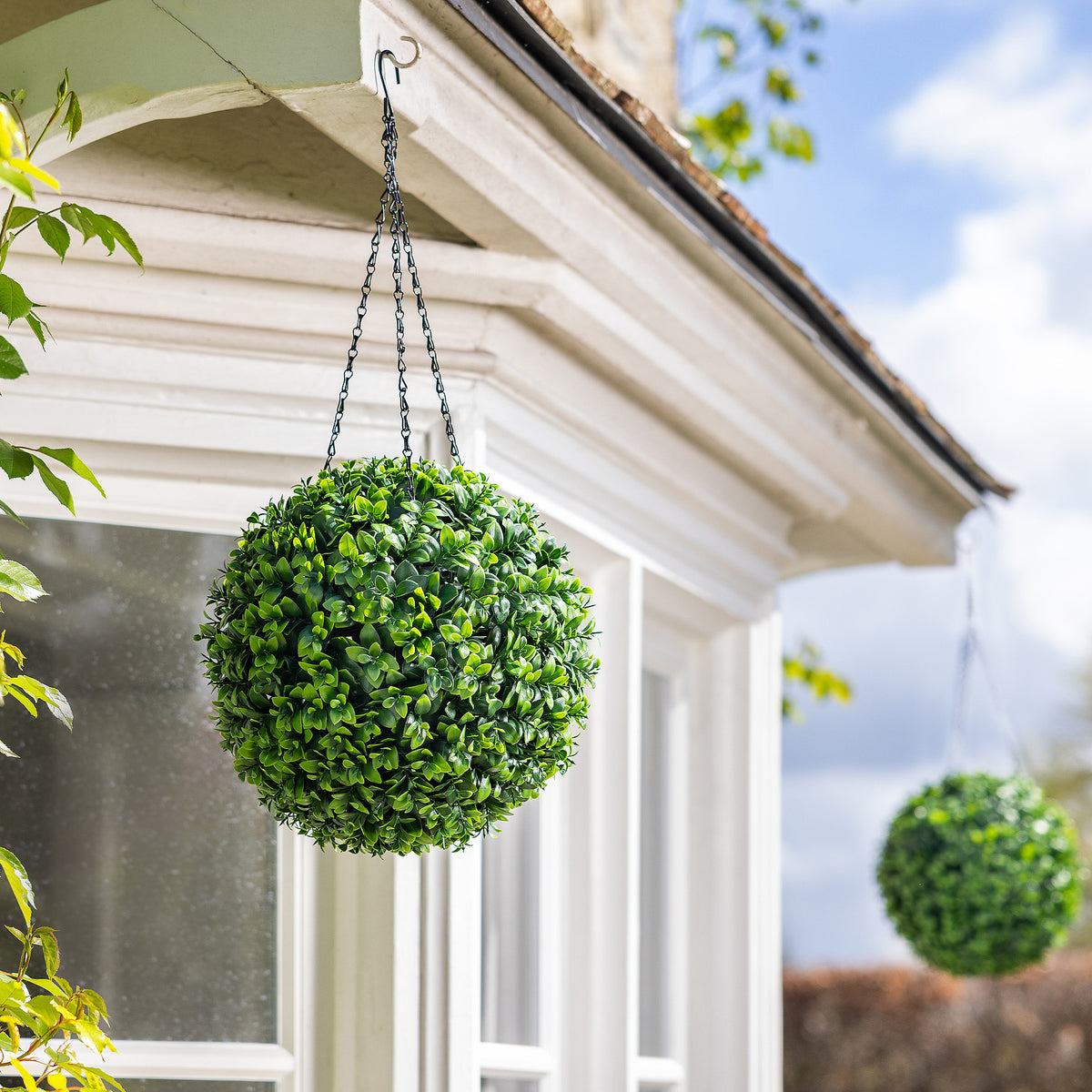 Artificial Laurel Topiary Balls – 2 Pack