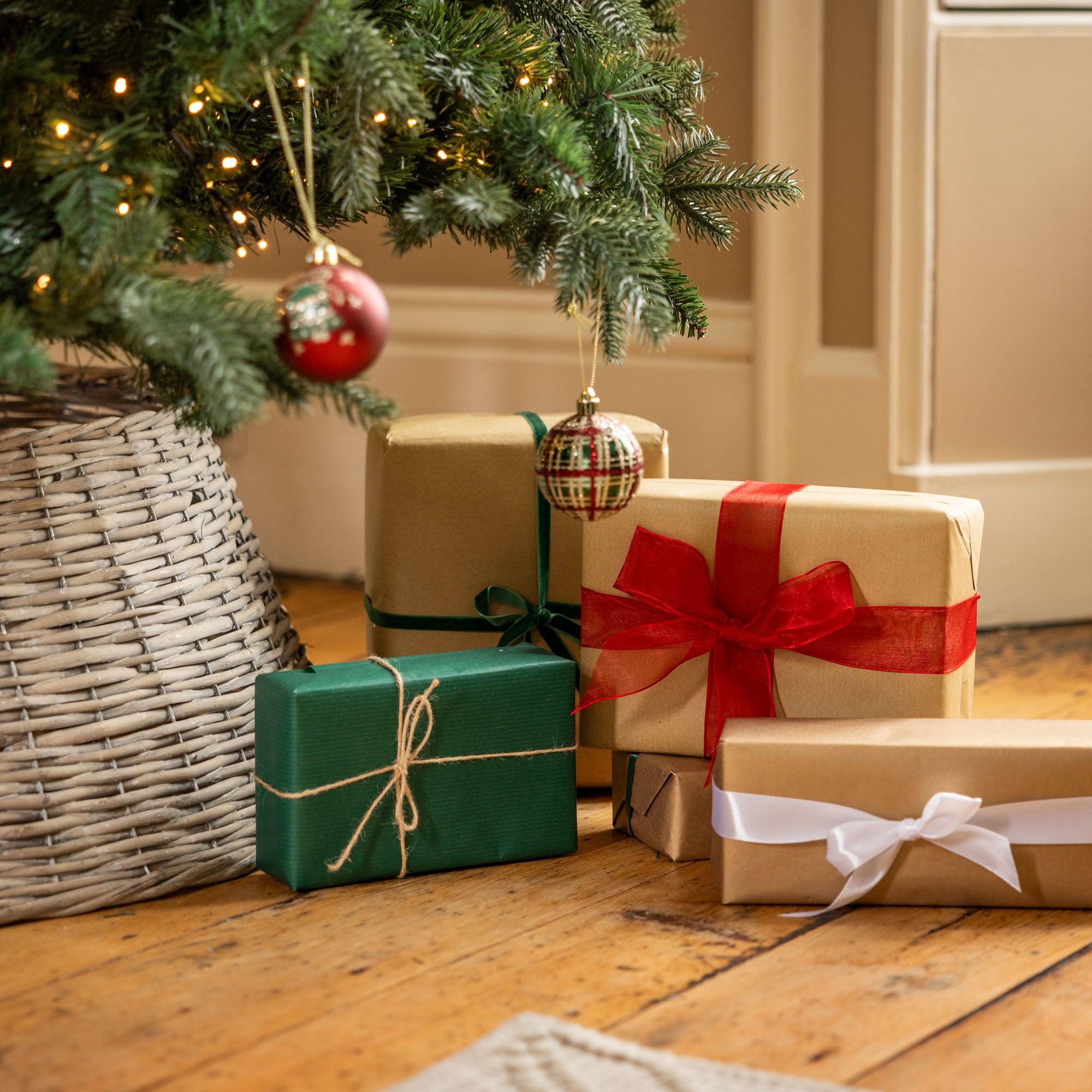 Aspen Spruce Artificial Christmas Tree