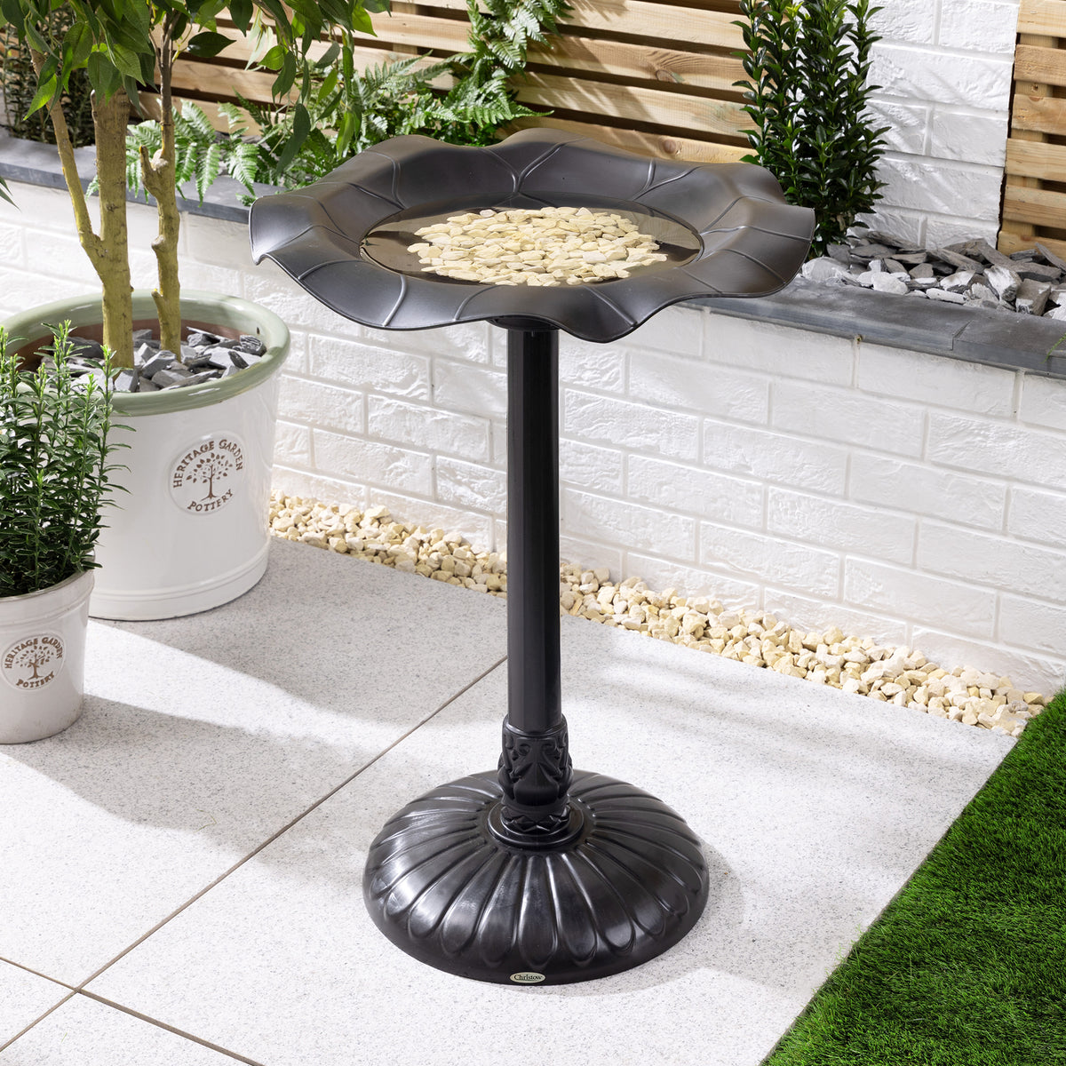 Weightable Lily Leaf Resin Bird Bath