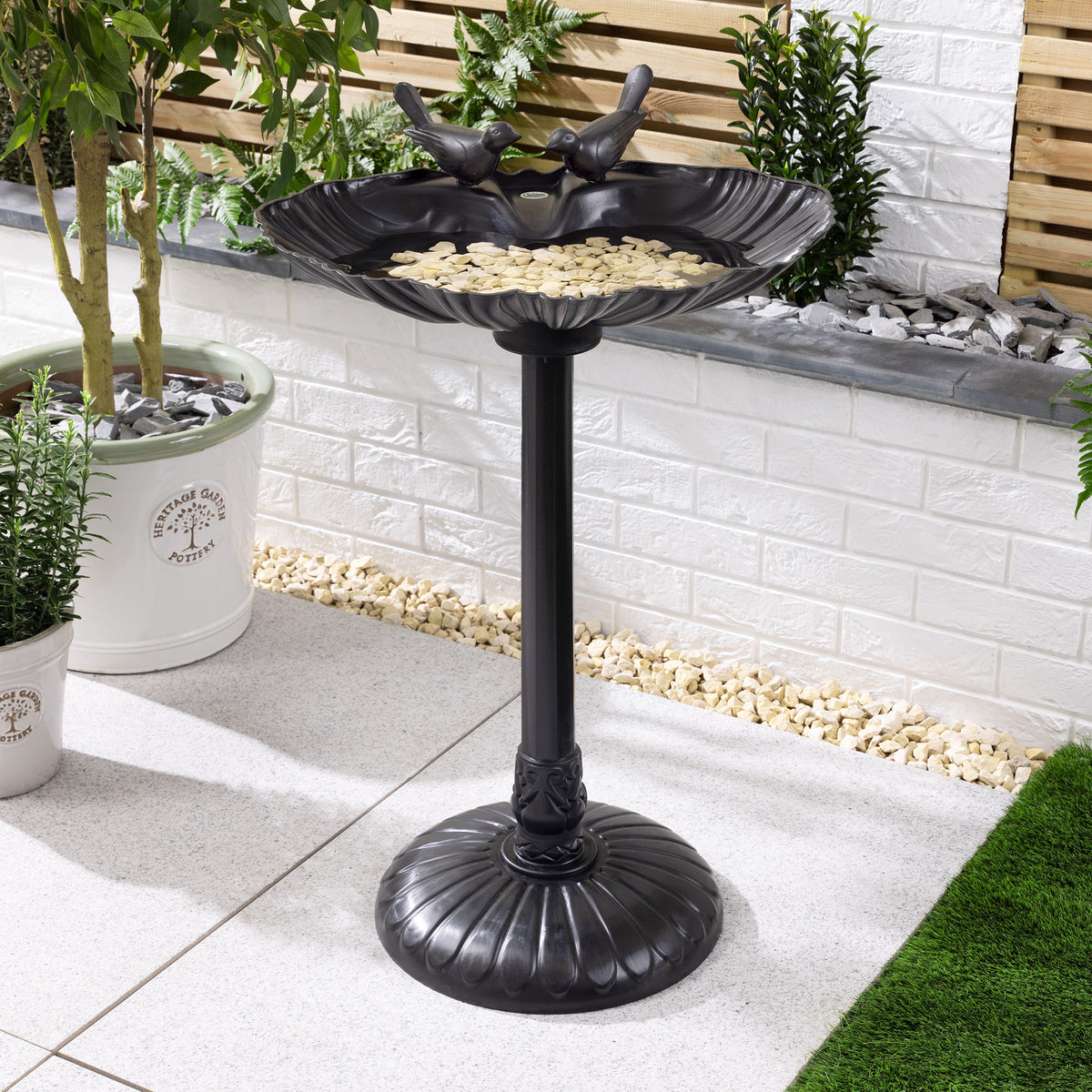 Weightable Clamshell Resin Bird Bath