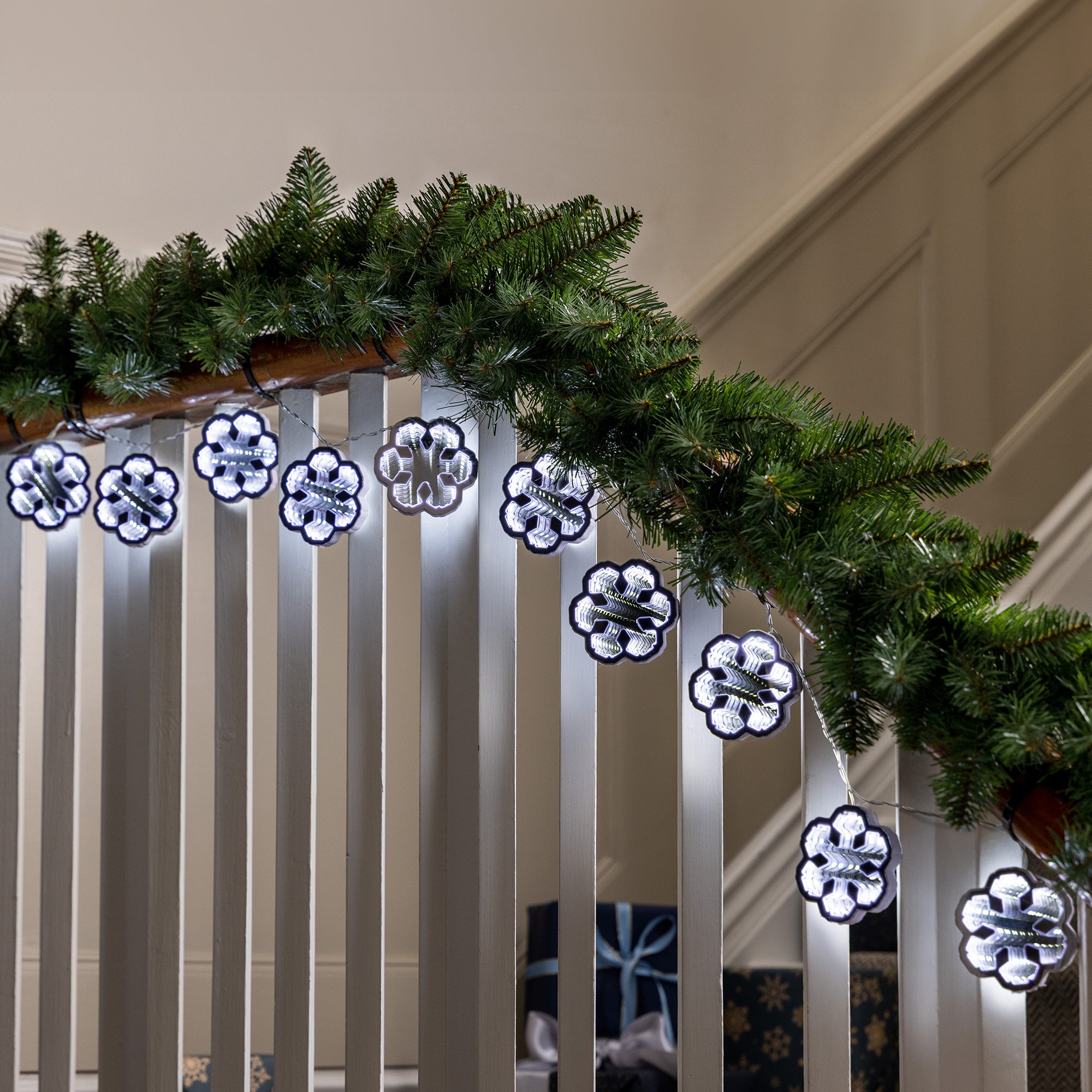 Snowflake Infinity Light Garland