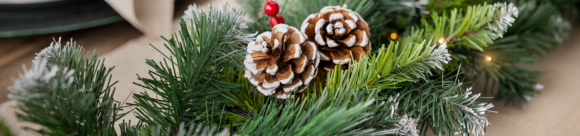 Christmas Wreaths & Garlands | Christow