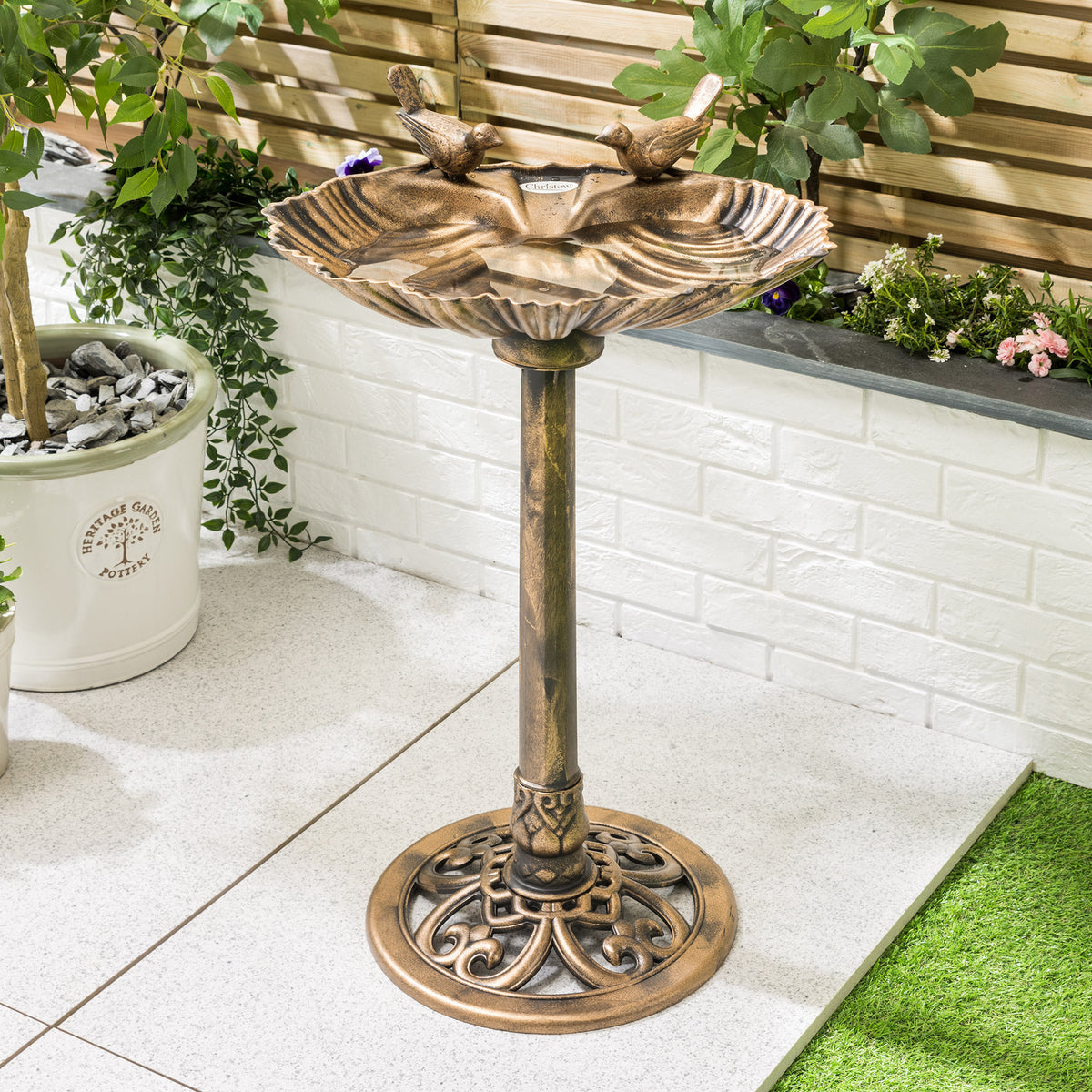 Resin Clam Shell Bird Bath