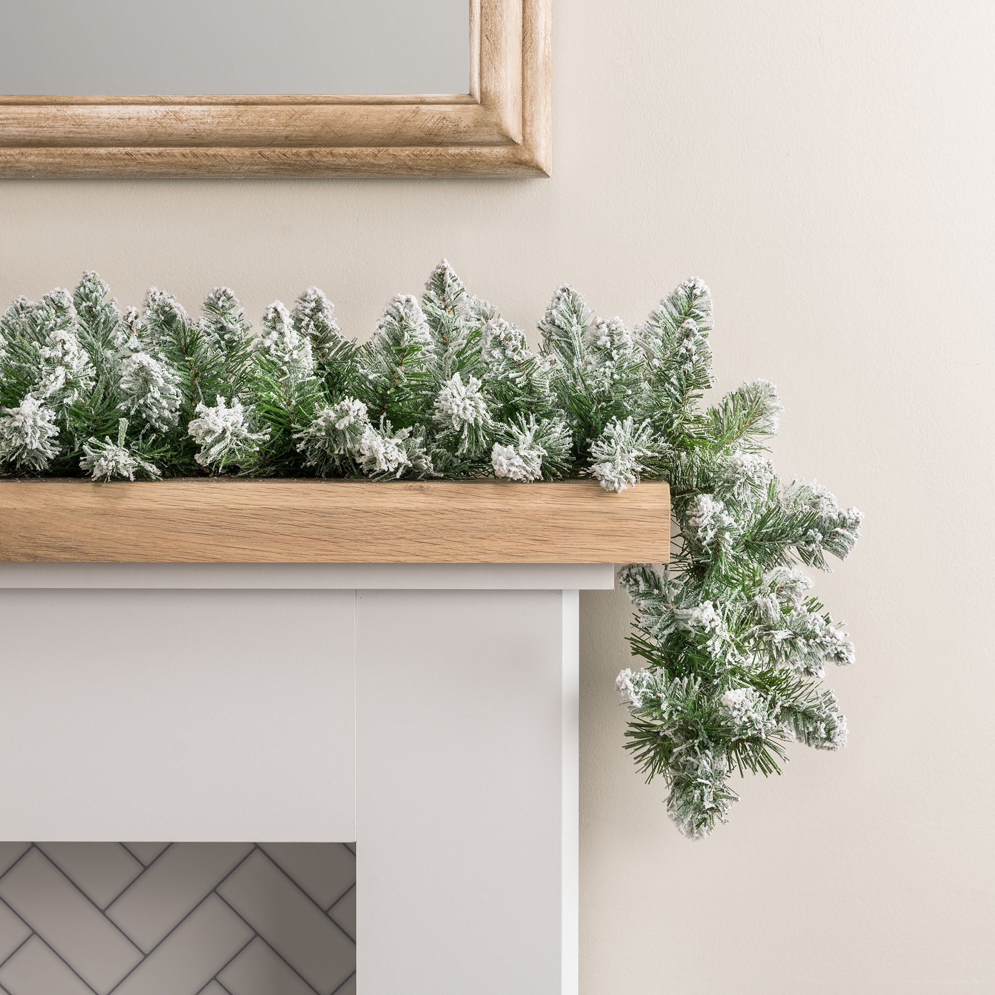 #Lighting Options_Unlit Garland